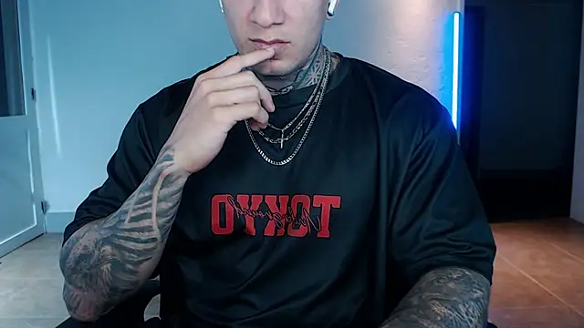 XXX chat uživo modela Shane_Clay