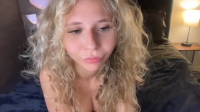 anyaa777 – Live XXX-chat