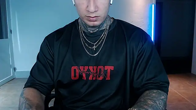 Shane_Clay: онлайн-секс-чат