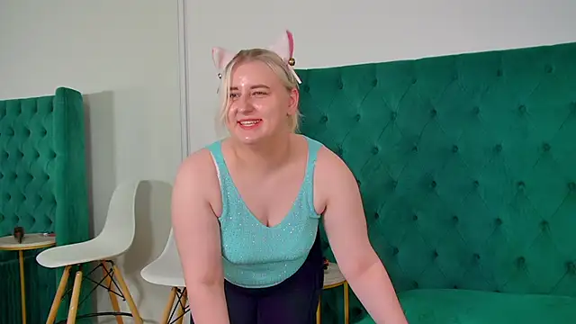 LioraArdyn Chat XXX live