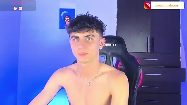Demian_cute18 网络视讯表演