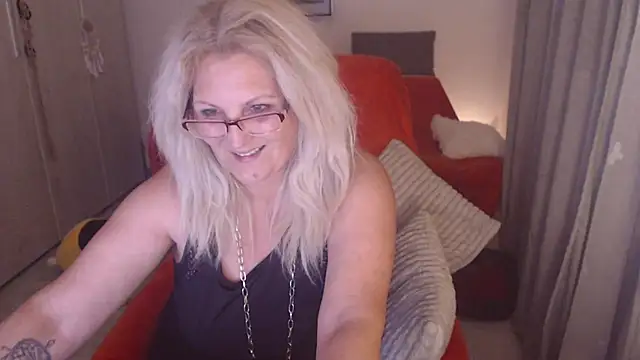 Czat XXX na żywo – Divineblond
