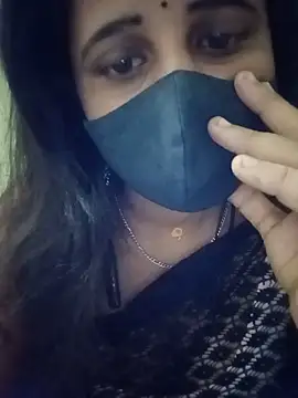 Pokazy przed kamerką – Tamil_Rani-