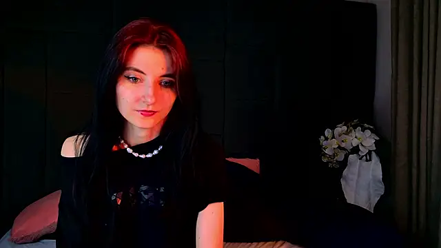 دردشة NicoleLuxe الجنسية المباشرة