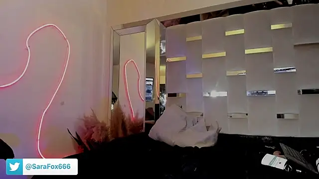 Chat XXX en directo de Sara_Foxx1