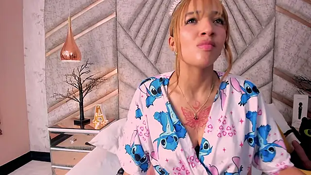 SamaanthaMiller Adlı Modelin Canlı XXX Sohbeti