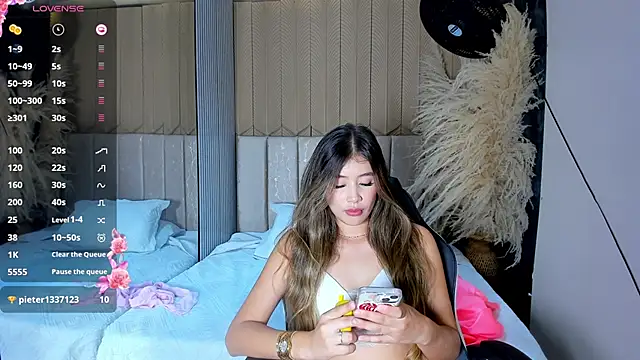 EmilyJohnsoon live XXX chat
