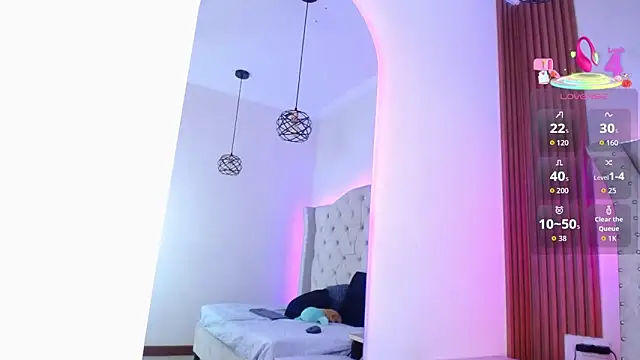 Elizabeth_Evans1's Webcam Show