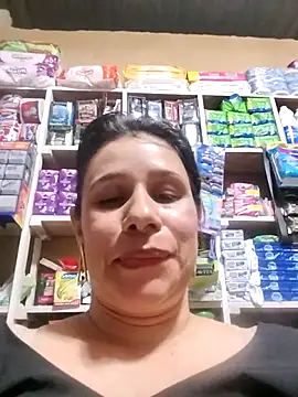 MIA-LARIOS Live XXX Chat