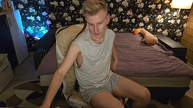 XXX chat uživo modela Vuitton