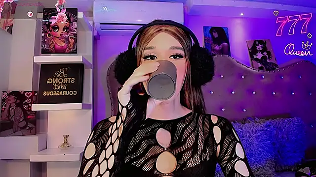 Megaan_Dolll's Webcam Show
