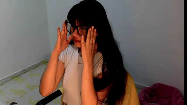 meganmiauu Adlı Modelin Canlı XXX Sohbeti