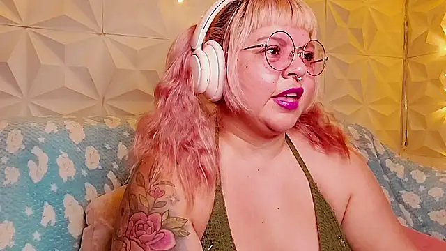 Chatroom XXX en direct de Satyn_doll