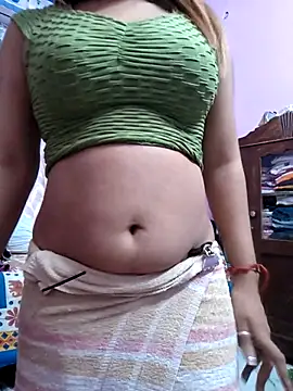 Show modela LUNA_QUEEN95 na web-kameri