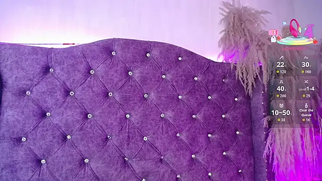 Show modela Violet_Collins1 na web-kameri