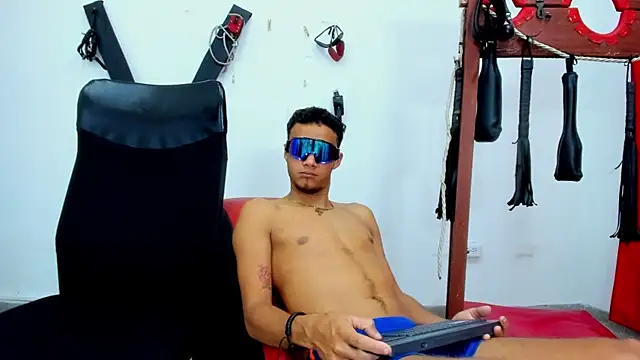 Webkamerová show friends_lust_latin