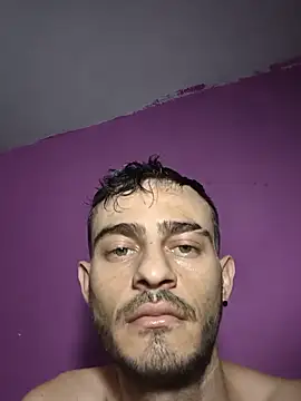 bigcockwhite777 Adlı Modelin Canlı XXX Sohbeti