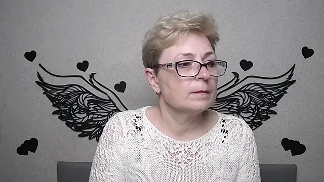 EmiliaGree's Live XXX Chat