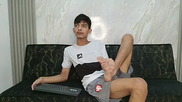 Chat +18 de KITTY_BOSH ao vivo