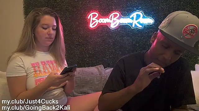 boomboomr00m's Live XXX Chat