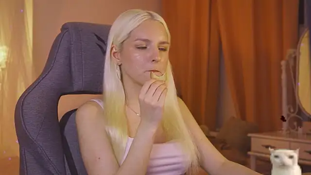 ViolaMore Adlı Modelin Canlı XXX Sohbeti