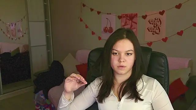DelarySong Adlı Modelin Canlı XXX Sohbeti