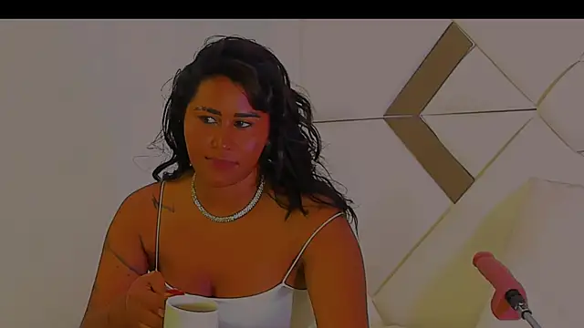 StormyButty18: διαδικτυακό σόου στην κάμερα