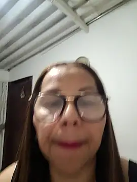 Chat +18 de Ladymilf12 ao vivo
