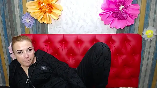 ElizabethSho Chat XXX in diretta