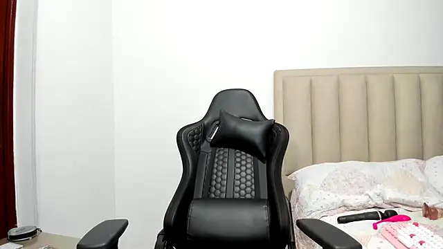 Chloemiller89's Live XXX Chat