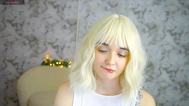 Ashley_S' Live Chat Room