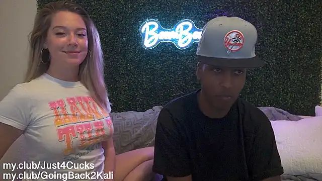 boomboomr00m's Live XXX Chat
