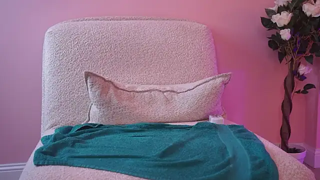 Chat +18 de OlyviaDelight ao vivo