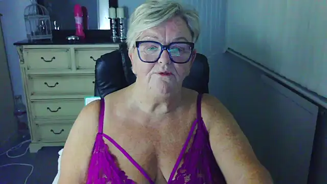 Chat +18 de BridgetBlueEyes ao vivo