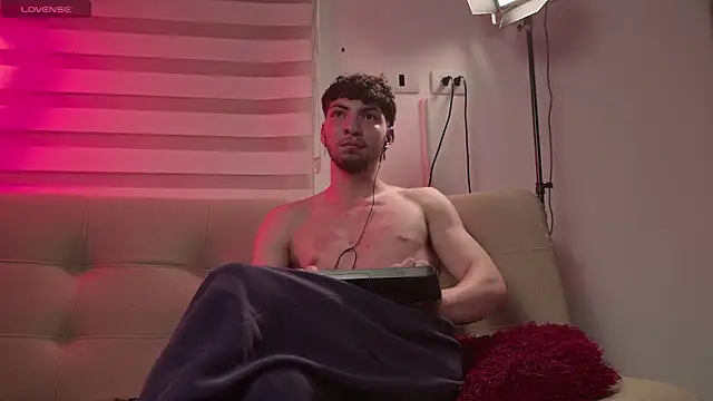 Noah_Oliveira_'s Webcam Show