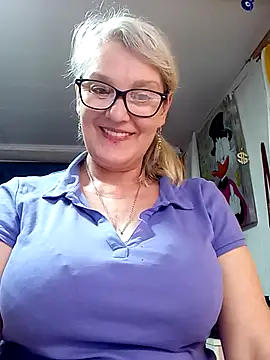 Chat +18 de irinamaux ao vivo