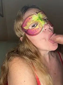 largeboobies30's Webcam Show