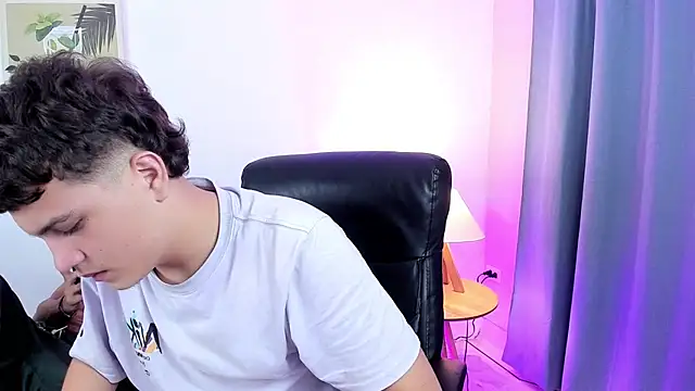 dennis_hills 라이브 XXX 채팅
