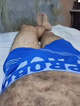 NAUFRAGO_17CM: διαδικτυακό σόου στην κάμερα