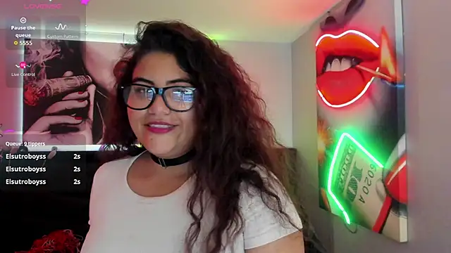 Sara_Bdsm_ 现场XXX聊天
