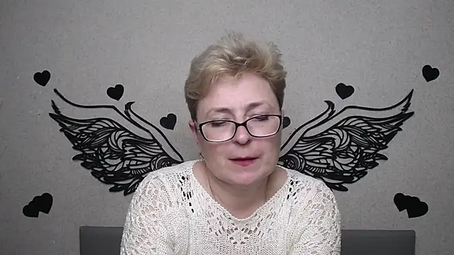EmiliaGree Live XXX Chat