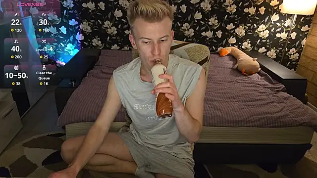 Вебкам-шоу Vuitton