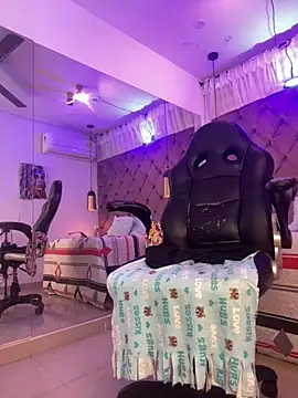 Czat XXX na żywo – Auri__