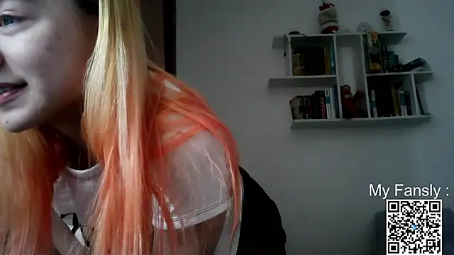 Emilya201 Adlı Modelin Canlı XXX Sohbeti