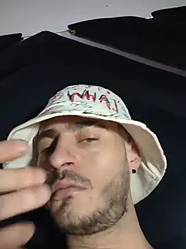 bigcockwhite777 网络视讯表演