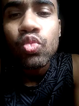 Skinny_Bigass_23's Live XXX Chat