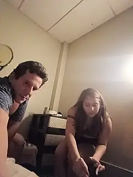 Pornoforpyros' Live XXX Chat