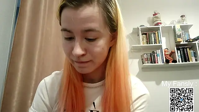 Emilya201's Live XXX Chat