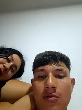 ParejaCurvy20 live XXX chat