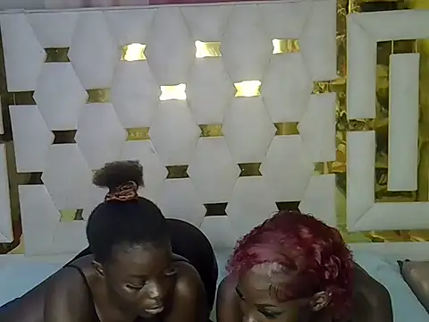 XXX chat uživo modela Freakybaddie1